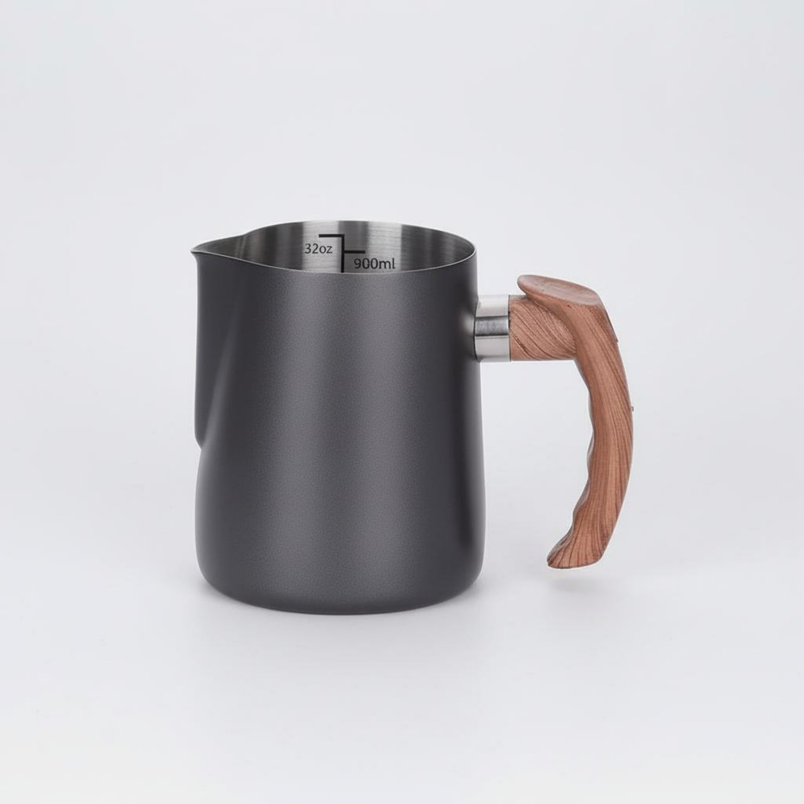 إبريق فن اللاتيه بمقبض خشبي وإ - مراجعة Milk Steaming Pitcher وسعره